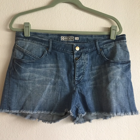 Roxy Jean Shorts - Picture 1 of 3